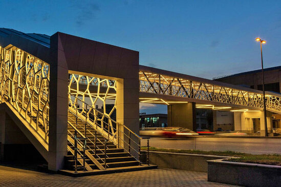 Bakıda yeni yerüstü piyada keçidi inşa edildi - FOTO