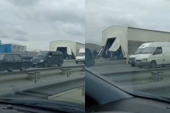 Bakıda AĞIR QƏZA: Yük maşını yol kənarındakı obyektə girdi - VİDEO