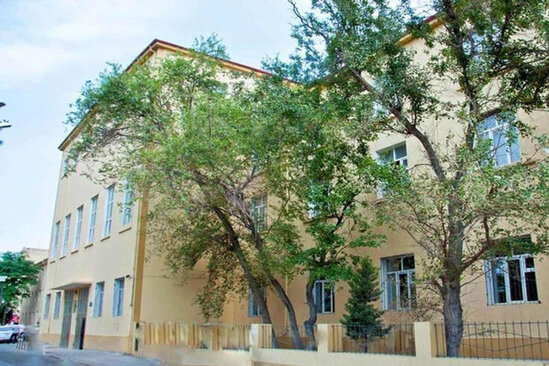 Bakıda qəzalı vəziyyətə düşən məktəb bağlandı - FOTO