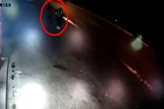 Azərbaycanda kişi əxlaqsız təklif etdiyi qadını döydü - ANBAAN VİDEO