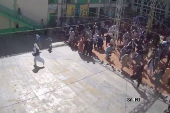 Məsciddə 63 nəfərin həyatını itirdiyi terrorun kadrları yayımlanıb - VİDEO