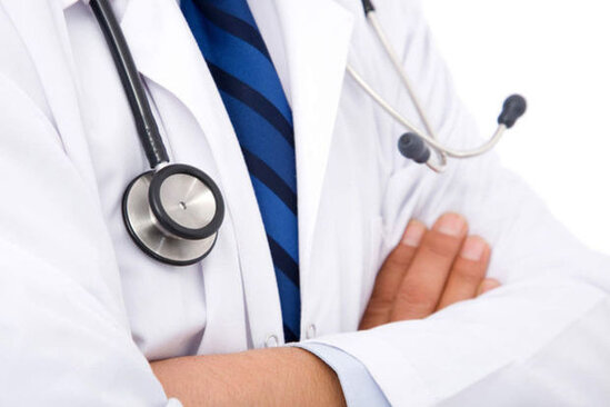 Azərbaycanda baş həkim vəzifəsindən azad edildi