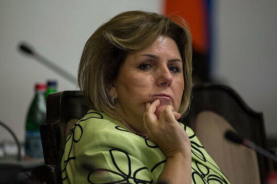 Ermənistanda keçmiş nazir axtarışa verildi