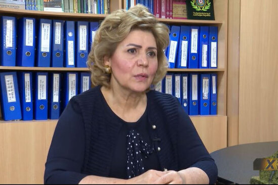 Şagirdləri döyən direktor danışdı: "Bu bir ana tənbehi idi" - VİDEO