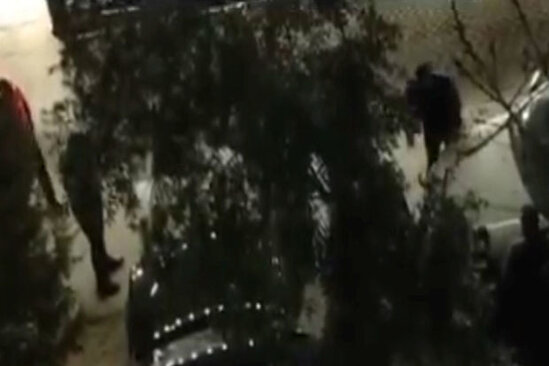 Bakıda avtomobillərin parklanma yerinə görə mübahisə düşdü – VİDEO