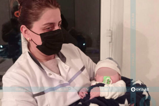 Gəncədə üç aylıq körpə küçəyə atılıb - FOTO