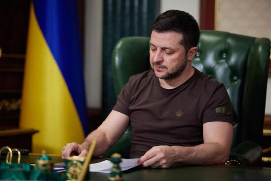 Zelenski fərman imzaladı