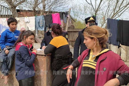 Bakıda dilənçilər polisdən "qorunmaq" üçün evlərinə kamera quraşdırıblar - FOTO/VİDEO