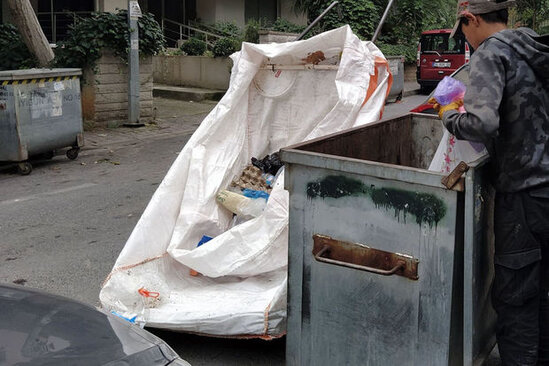 Tüfeyli həyata görə oğullarını döyən qonşusunu ÖLDÜRDÜ: "Uşaqlarımı qorumaq istədim"