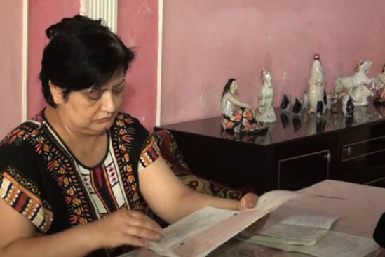 Şəkər xəstəsi olan Gəncə sakininin pensiyası dayandırılıb - VİDEO