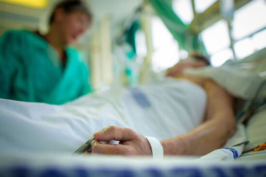 Naməlum xəstəlik qorxu yaradır: Çox sayda insan reanimasiyaya yerləşdirildi