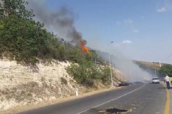 Şamaxıda kombayn alovlandı: Yanğın meşəyə keçdi - VİDEO