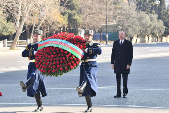 Prezident İlham Əliyev Xocalı soyqırımı abidəsini ziyarət edib - FOTO