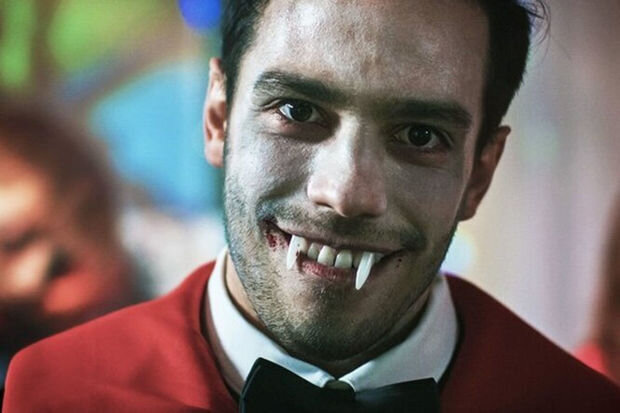 Yaşlı qadın evində vampir olduğunu iddia etdi