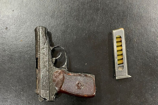 Bakıda "Makarov" markalı tapança satmaq istəyən şəxs saxlanıldı - FOTO