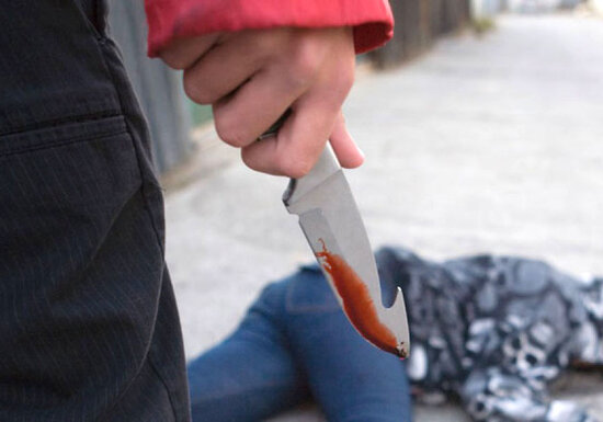 Yaşlı adam ürəyindən bıçaqlandı - ANBAAN VİDEO