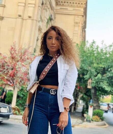 Günay İbrahimli özünəbənzər bacısı ilə ... - FOTO