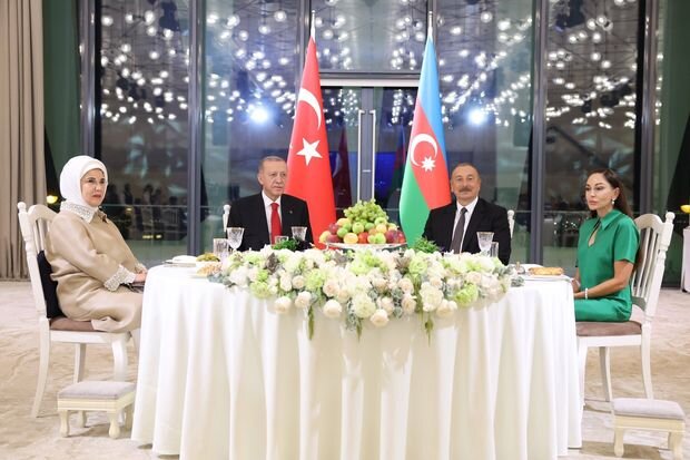 Bakıda Rəcəb Tayyib Ərdoğan və Əminə Ərdoğanın şərəfinə dövlət ziyafəti verilir - FOTO