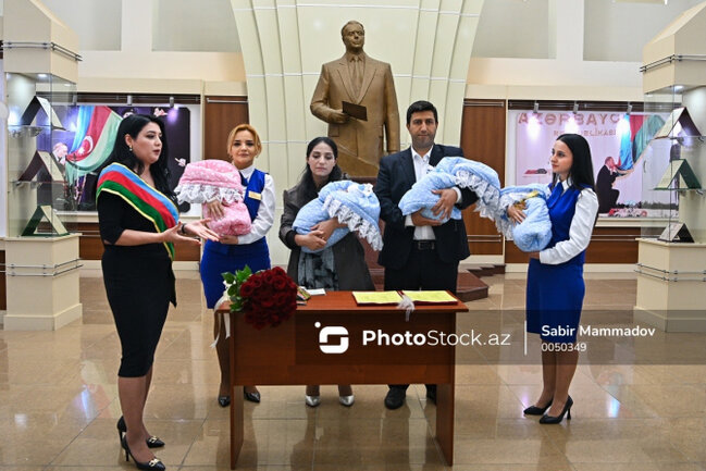 Adları ilə məşhurlaşan dördəmlərin anası: "Yeddi il sonra dünyaya gəliblər" - FOTO