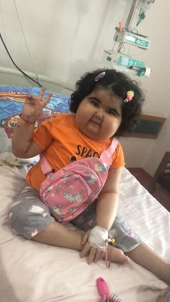 Ayan iki yaşından xərçənglə mübarizə aparır: Qolları göyərib, bədəni şişib - FOTO