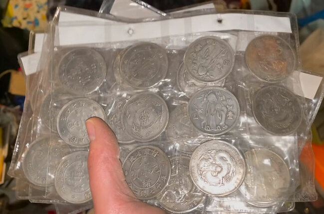 Adi müəllimənin əşyalarını aldı - XƏZİNƏ TAPDI - FOTO-VİDEO