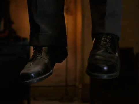 General özünü asdı