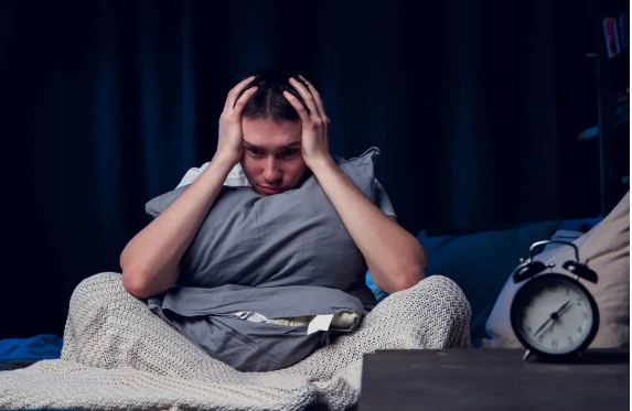 Gecə tez-tez oyanırsınızsa, diqqətli olun - Həkimlərdən vacib XƏBƏRDARLIQ