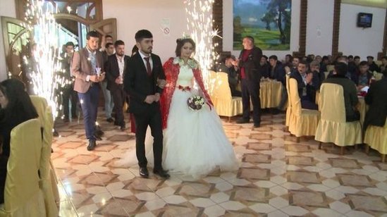 На свадьбе сестры шехида исполнили гимн - ВИДЕО
