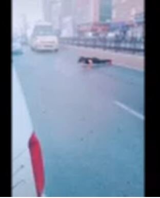 Yolun ortasında jim vurub TikTok çəkdi - VİDEO