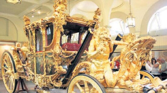 Taxt-taca qızıl faytonda çıxacaq