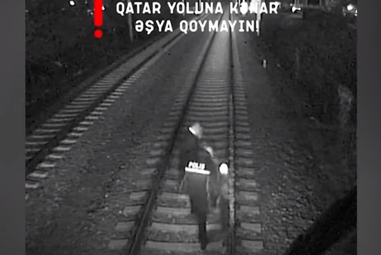 "Qatar relslərinə daş düzürlər, əşya qoyurlar" - Hadisələr ən çox axşam vaxtı baş verir - VİDEO