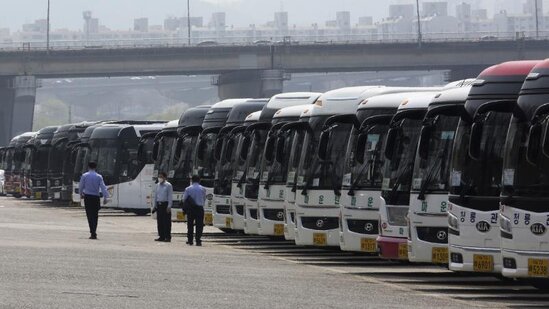 Cənubi Koreyada avtobus sürücüləri tətilə başlayıblar