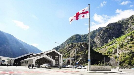 Gürcüstan da İran üçün yollarını bağladı