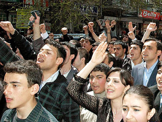 Gürcüstanda parlamentin qarşısına qoyunlar gətirilib - Yeni baş nazirə etiraz