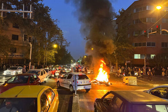 Güney Azərbaycanda molla hökumətinə qarşı etirazlar davam edir - VİDEO