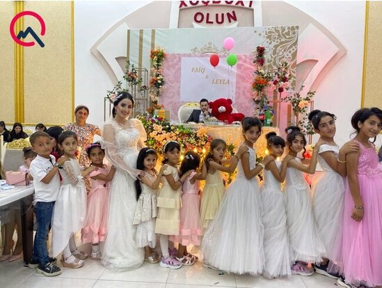 Fenomen müəllimin toyu da dərslərindən seçilmədi - Fotolar