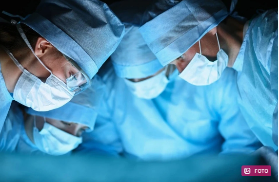 ABŞ-də unikal əməliyyat: Xəstənin burnundan və gözündən girməklə bədənindəki ölümcül şiş çıxarıldı