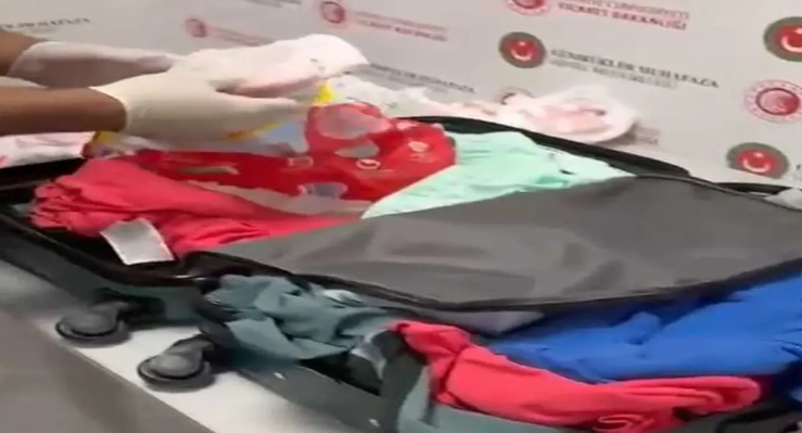 Hava limanında şok tapıntı: Uşaq bezlərindən sərvət çıxdı - VİDEO