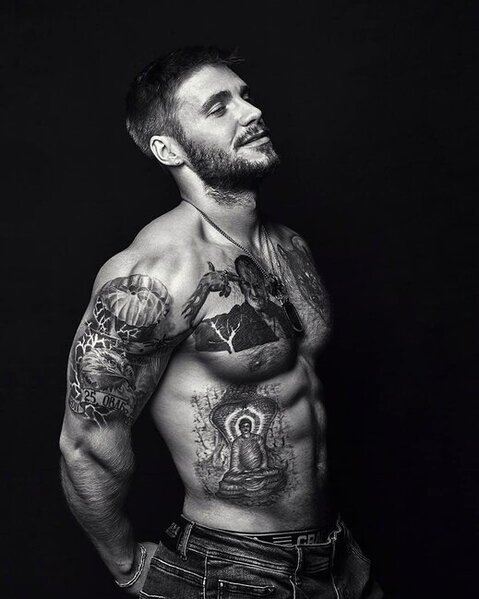 Cəbhə xəttindəki seks-simvollar: Ukraynalı qadınlar onlara pərəstiş edir - FOTO