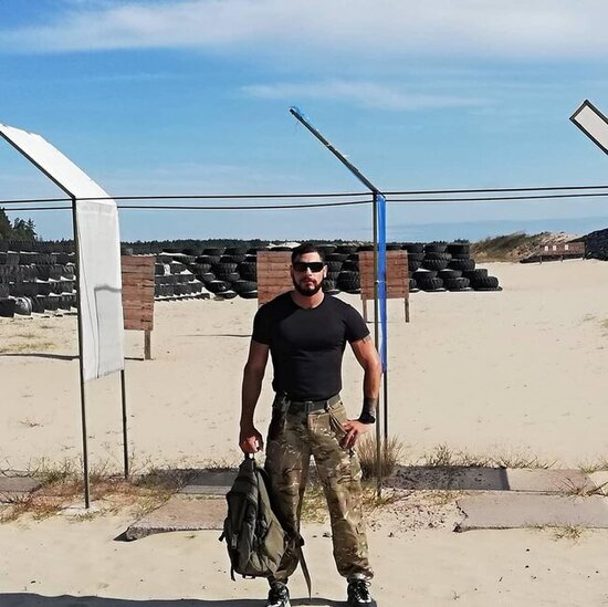 Cəbhə xəttindəki seks-simvollar: Ukraynalı qadınlar onlara pərəstiş edir - FOTO