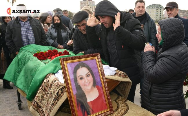 Həyat yoldaşı Tünzalə Əliyevanı son mənzilə yola salır - Fotolar