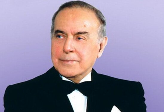 Dahi rəhbər, xilaskar dövlət xadimi, milli lider