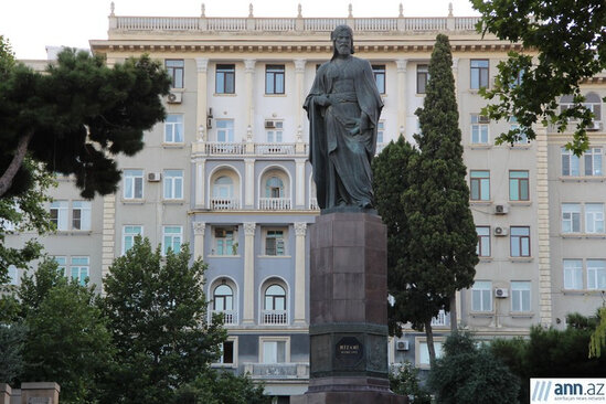 Bakıda heykəllər yuyulacaq - SİYAHI