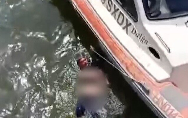 Dənizdə batan 26 yaşlı qız belə xilas edildi - Video