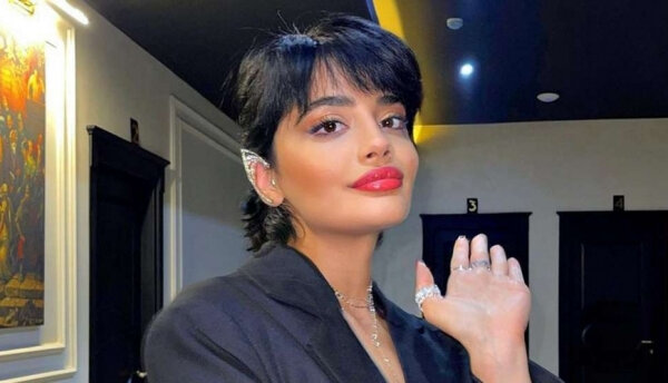 Abituriyentlər təəccüb içində: Müğənni Hissin mahnısının sözlərini imtahan sualına saldılar - FOTO