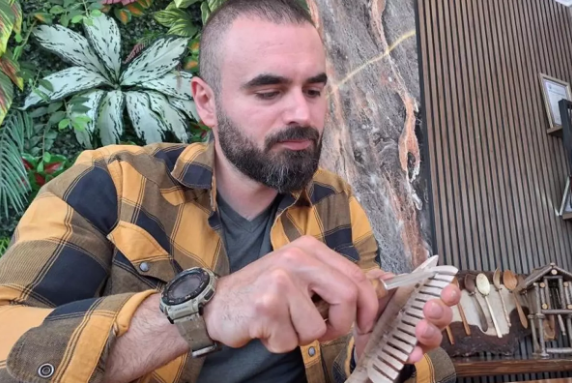 Hobbi kimi başladığı iş həyatını dəyişdi: Əl işlərini 4 ölkəyə göndərir