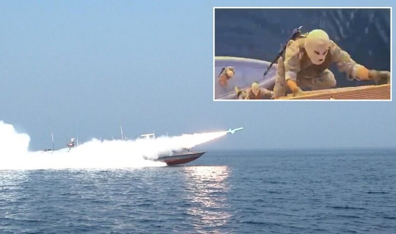 İran Hörmüz boğazında iki gəmini saxladı - VİDEO