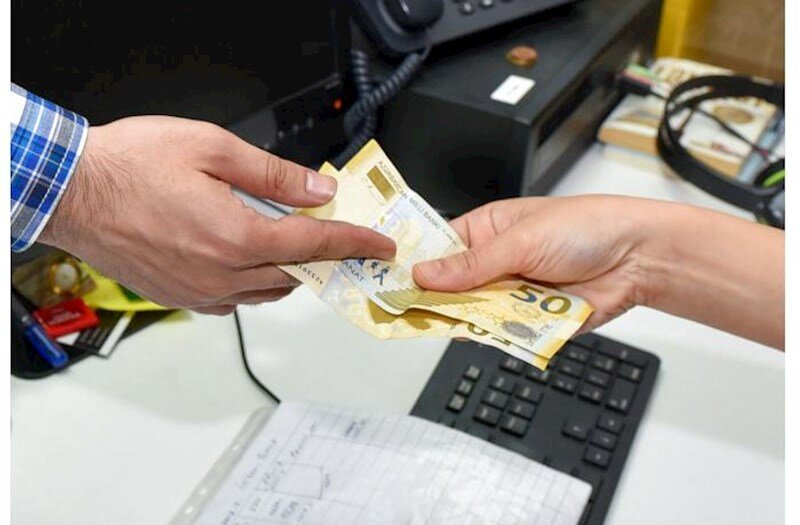 Sosial yardım və pensiya düzəltmək adı ilə vətəndaşdan külli miqdarda pul alan şəxsləri hansı cəza GÖZLƏYİR? -AÇIQLAMA