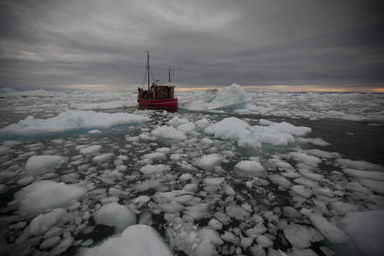 Qrenlandiya əriyən buzların suyunu satışa çıxarır
