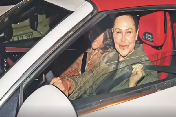 "İnanıram ki, hər şey öz vaxtında baş verməlidir" - Hülya Avşar